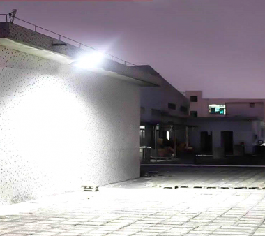 4 Τεμαχια LED COB Ηλιακή Λάμπα με Αισθητήρα 300W & Τηλεχειριστήριο